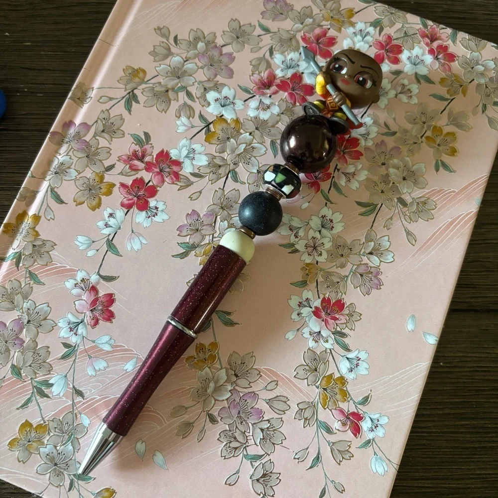 Marvel Doorables: Black Panther: Okoye handmade beaded pen